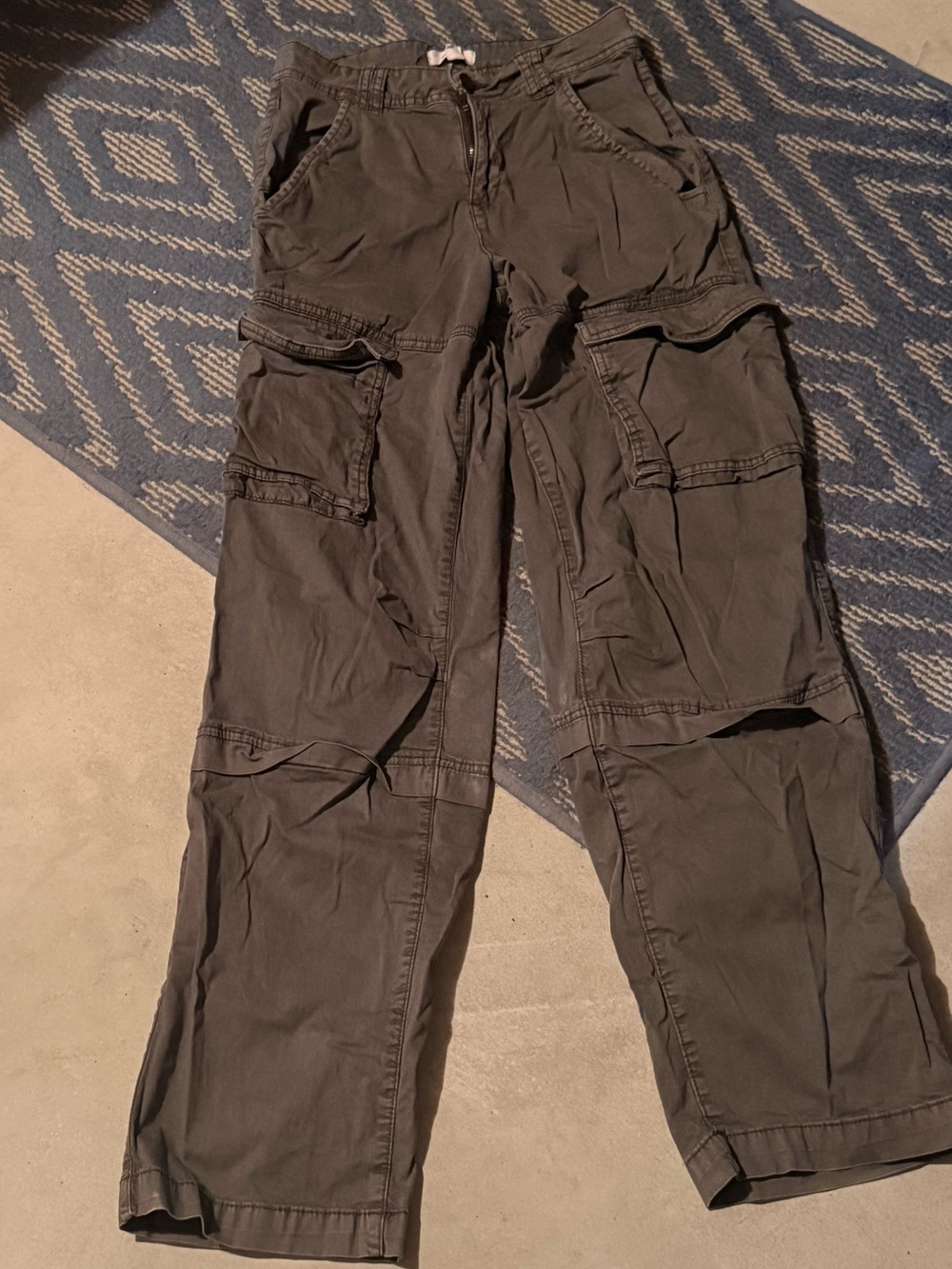 Women’s Cargo Pants in Dark Olive Green